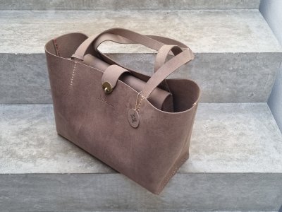 galerie/001 Taschen/010 Yamina/resized/T0273 (2023-02-23) 3_small.jpg